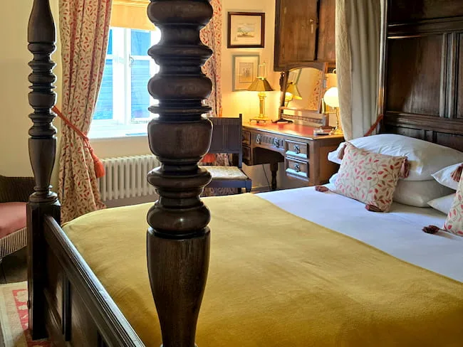 The Granary - 4 Poster bed room in 15th Century Guest House